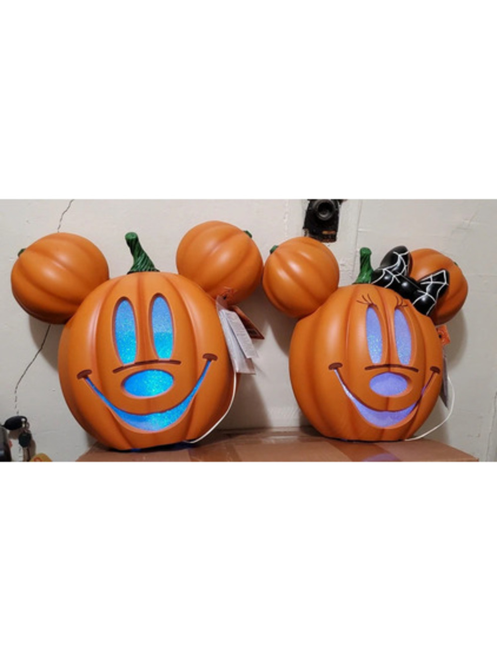 Disney Mickey Minnie Mouse Light Up Color Changing Halloween Pumpkins Pair